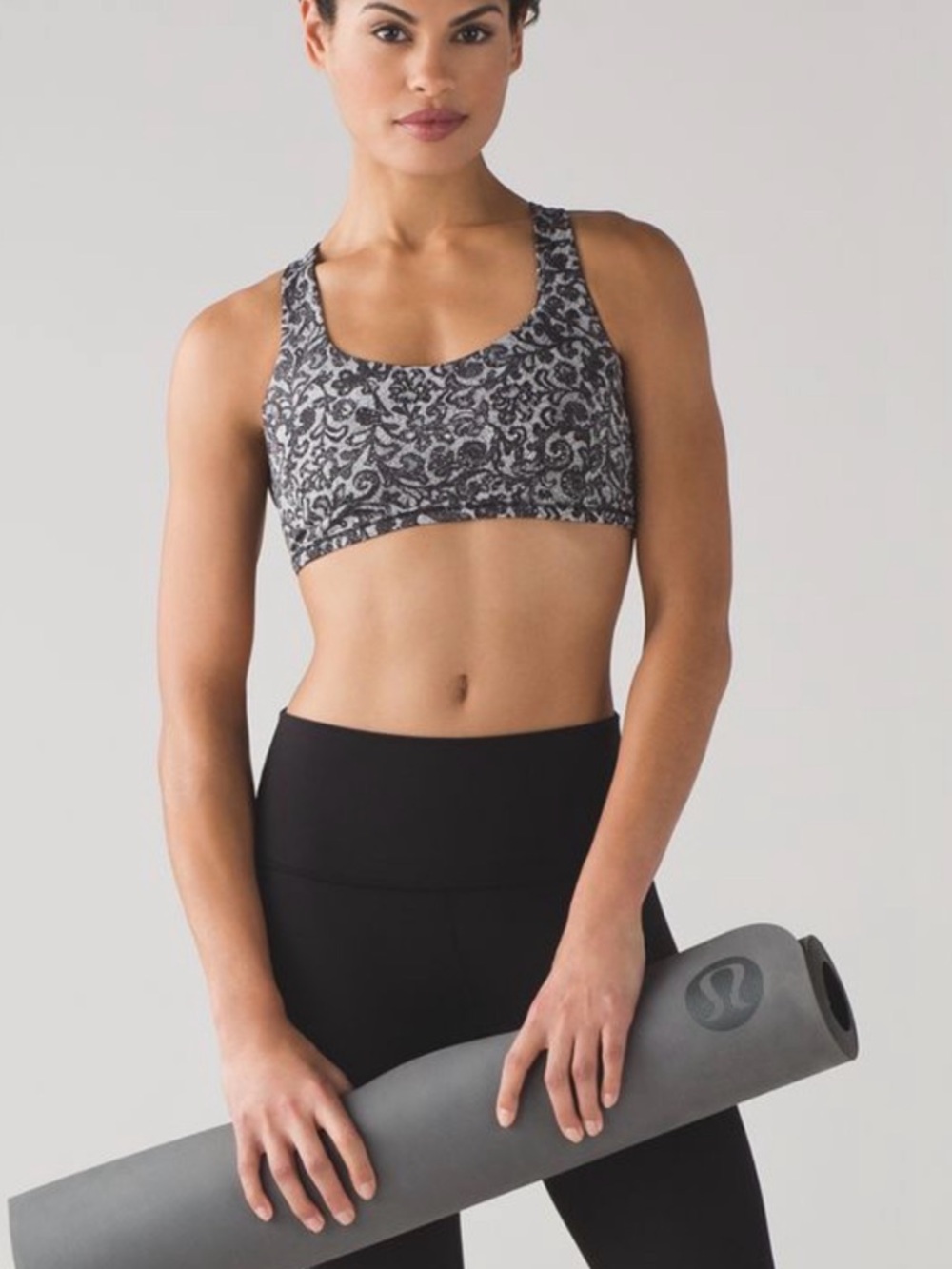 Lululemon Free To Be Tranquil Bra
Mini Cinder Lace White Black